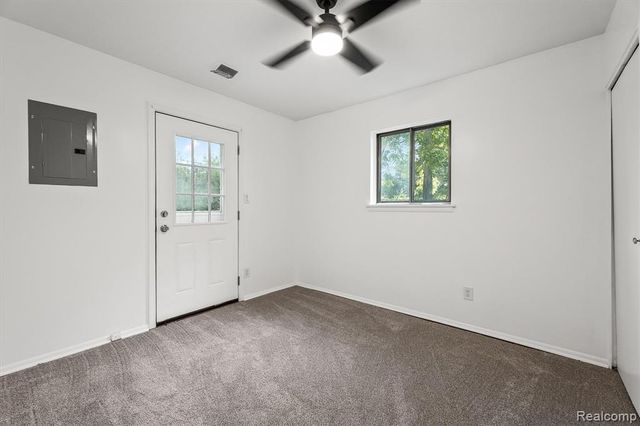 41 E Sheffield Avenue, Pontiac, MI 48340