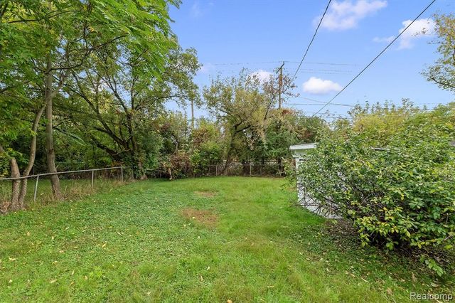 41 E Sheffield Avenue, Pontiac, MI 48340