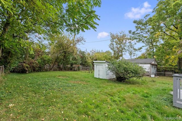 41 E Sheffield Avenue, Pontiac, MI 48340