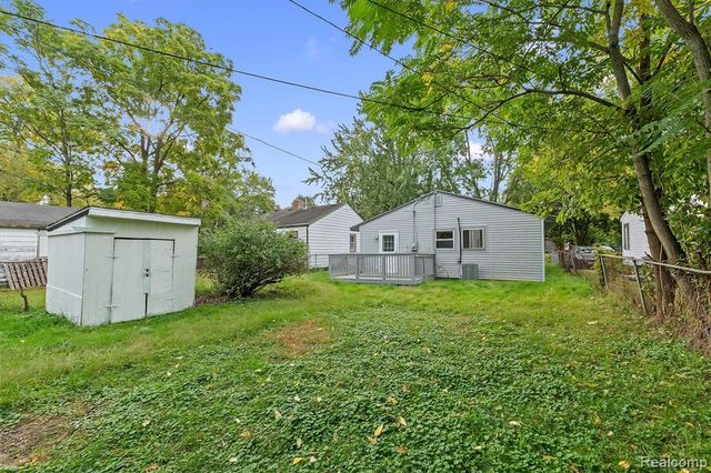 41 E Sheffield Avenue, Pontiac, MI 48340
