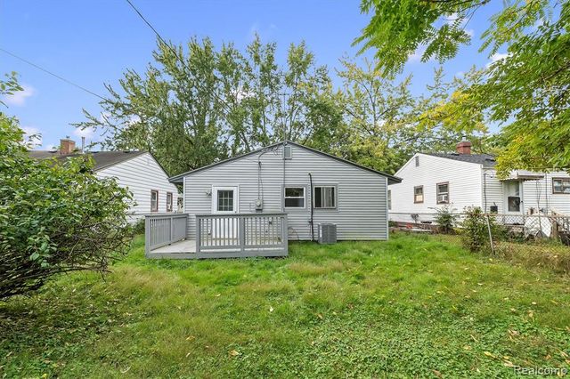 41 E Sheffield Avenue, Pontiac, MI 48340