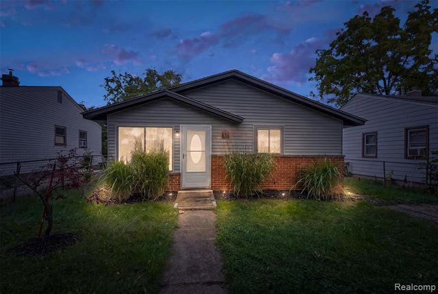 41 E Sheffield Avenue, Pontiac, MI 48340