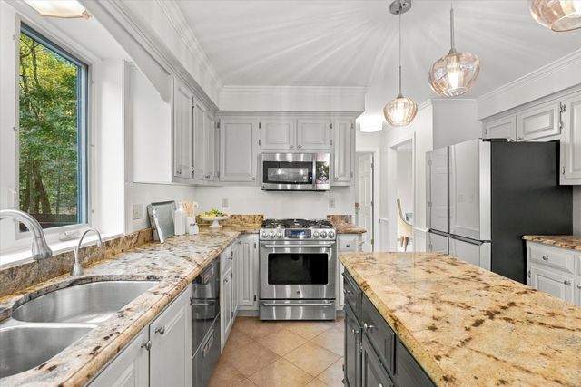 7 Country Lake Road, Methuen, MA 01844