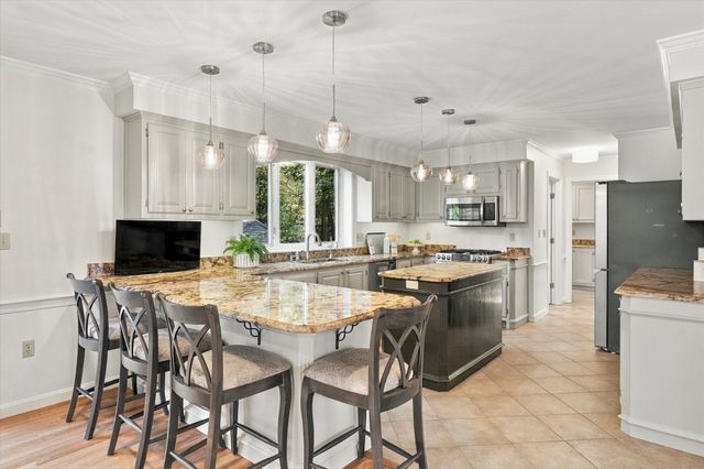 7 Country Lake Road, Methuen, MA 01844