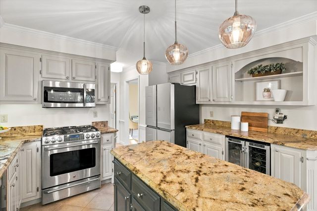 7 Country Lake Road, Methuen, MA 01844