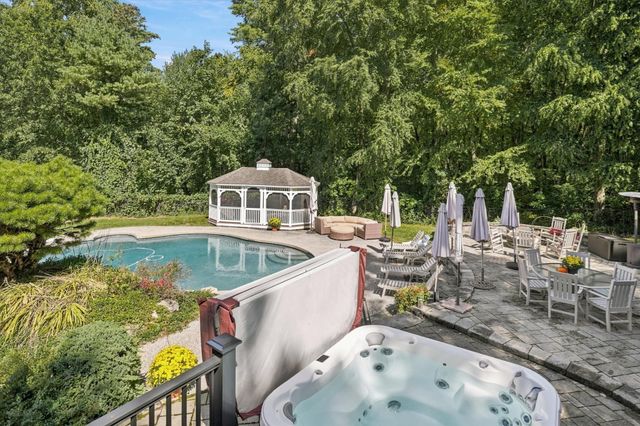 7 Country Lake Road, Methuen, MA 01844