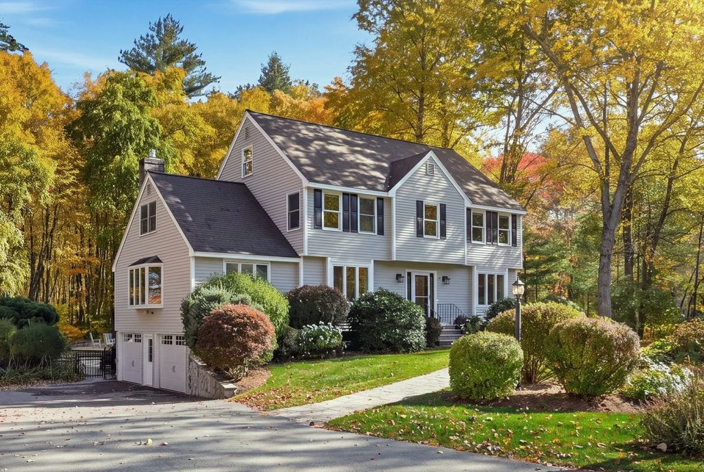 7 Country Lake Road, Methuen, MA 01844