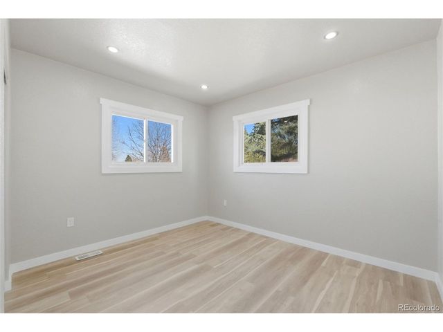 4895 S Fox St, Englewood, CO 80110