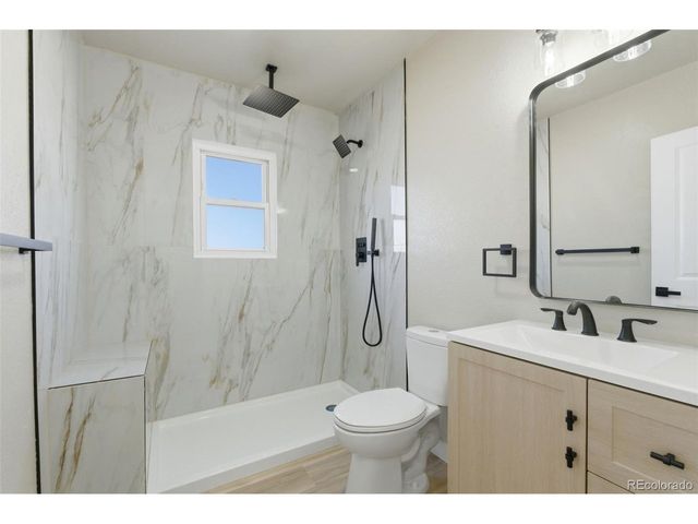 4895 S Fox St, Englewood, CO 80110