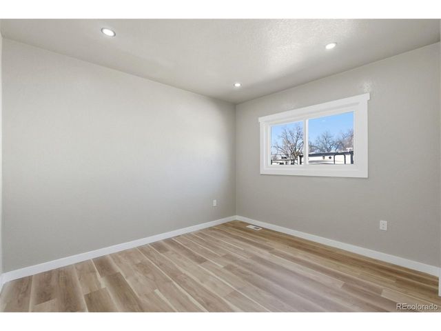 4895 S Fox St, Englewood, CO 80110