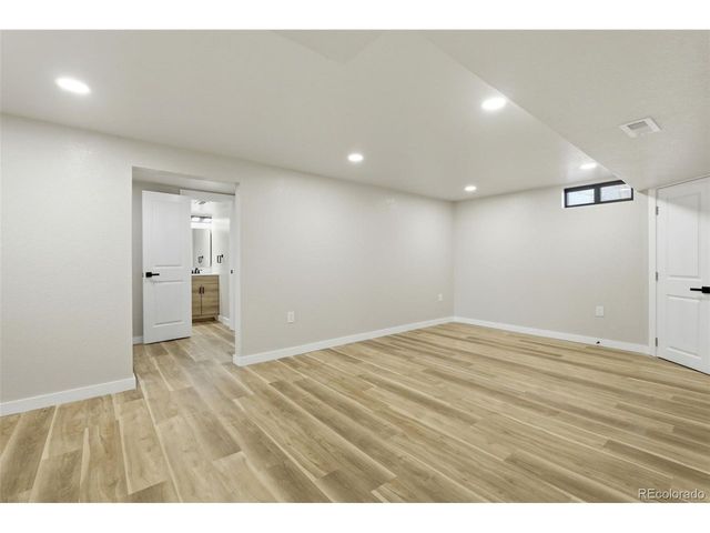 4895 S Fox St, Englewood, CO 80110