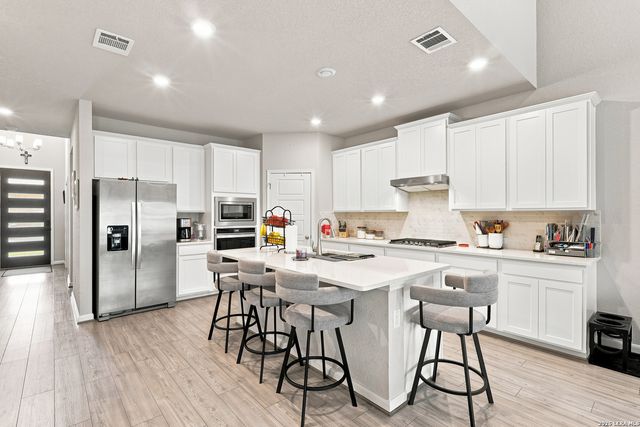 17019 Barker Path, San Antonio, TX 78247