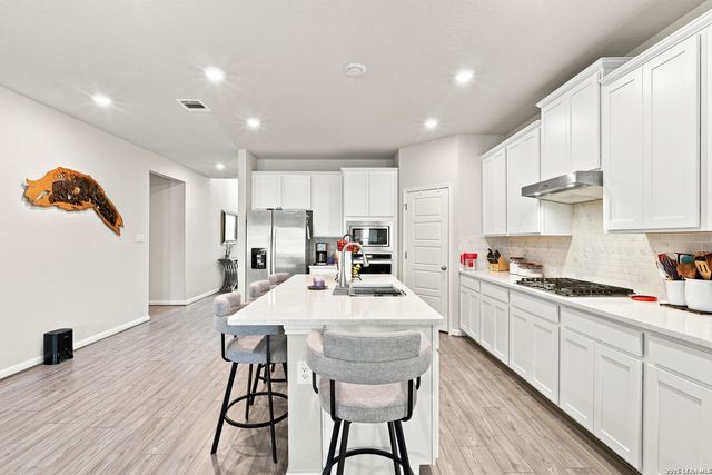 17019 Barker Path, San Antonio, TX 78247