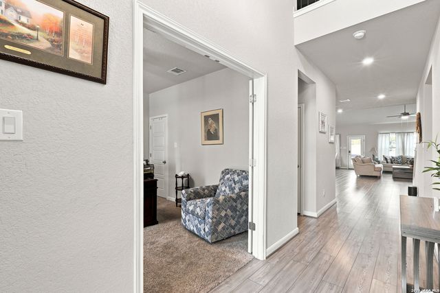17019 Barker Path, San Antonio, TX 78247