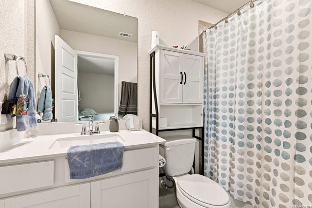 17019 Barker Path, San Antonio, TX 78247