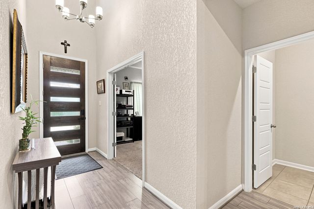17019 Barker Path, San Antonio, TX 78247