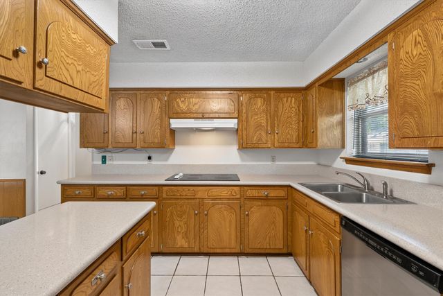 1611 Phyllis Court, Irving, TX 75060
