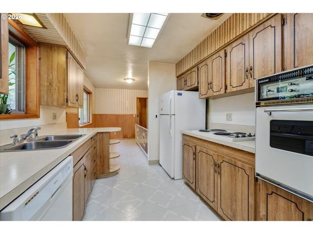 11425 Se ASH Ct, Portland, OR 97216