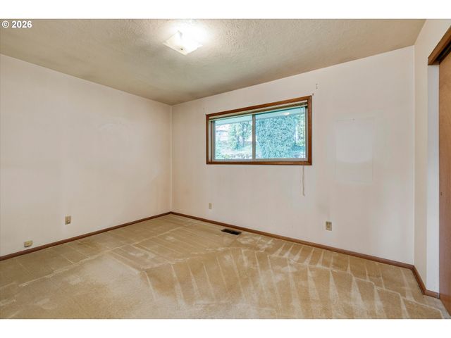 11425 Se ASH Ct, Portland, OR 97216