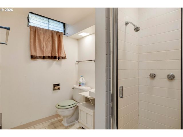 11425 Se ASH Ct, Portland, OR 97216