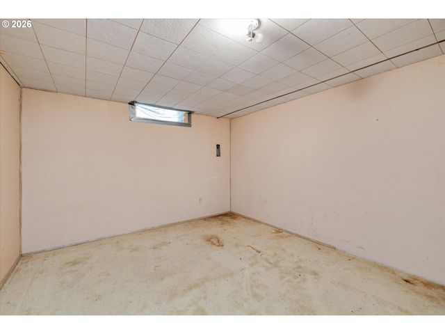 11425 Se ASH Ct, Portland, OR 97216