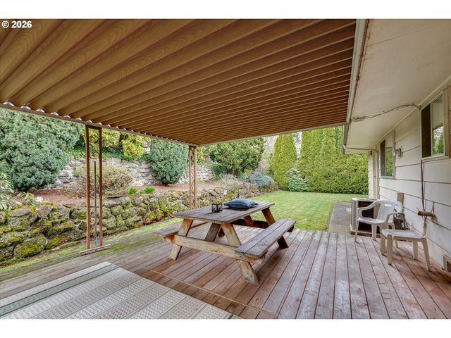 11425 Se ASH Ct, Portland, OR 97216