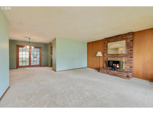 11425 Se ASH Ct, Portland, OR 97216