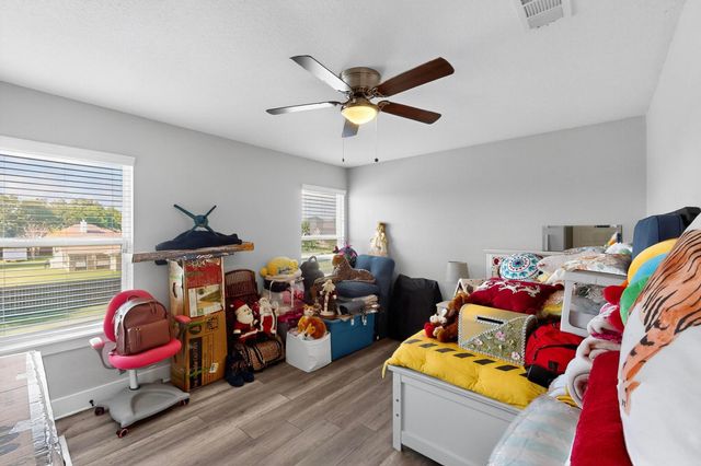 1901 Avenue E, Grand Prairie, TX 75051