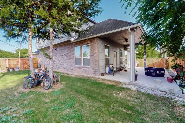 1901 Avenue E, Grand Prairie, TX 75051