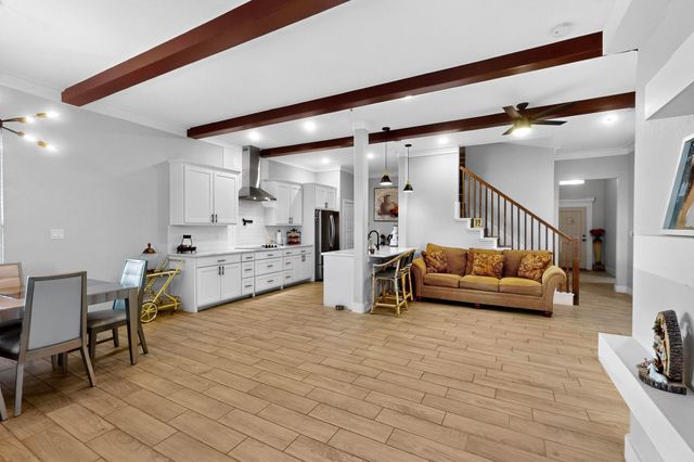 1901 Avenue E, Grand Prairie, TX 75051