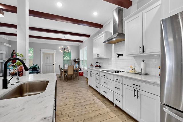 1901 Avenue E, Grand Prairie, TX 75051