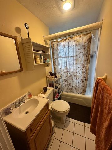 313 Summit Ave 13, Boston, MA 02135