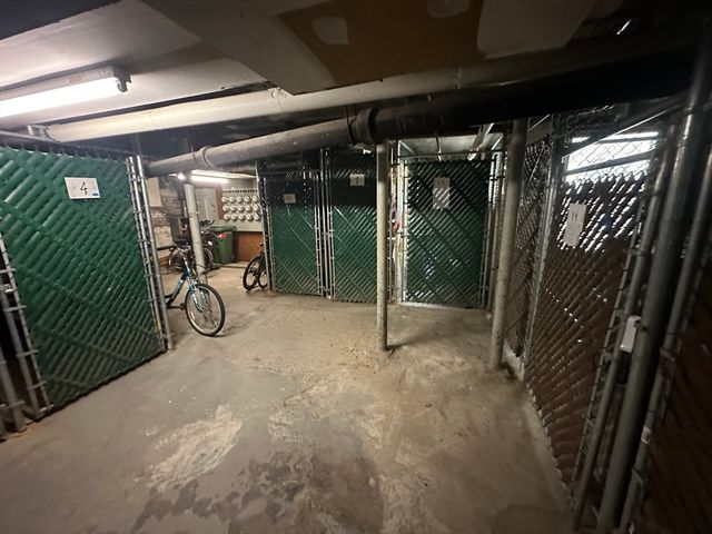 313 Summit Ave 13, Boston, MA 02135
