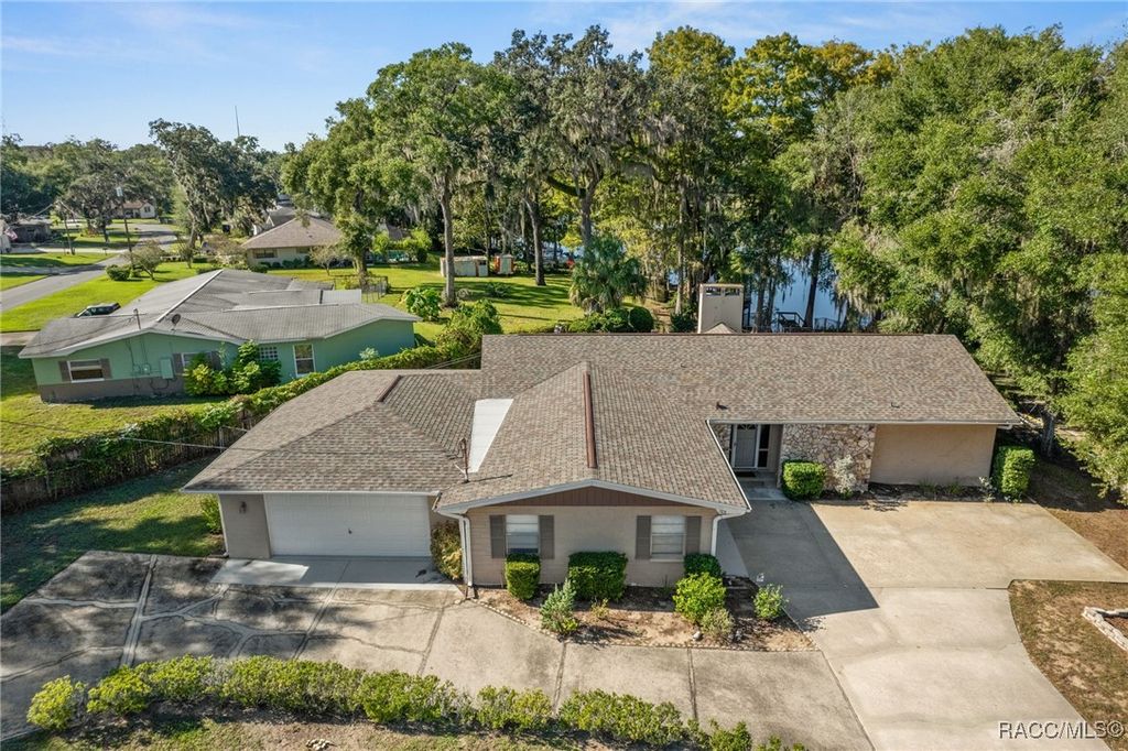 1308 Lakeshore Drive, Inverness, FL 34450