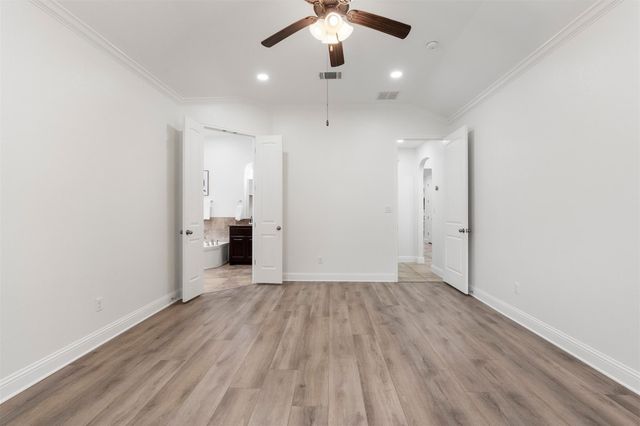 8624 Alophia DR, Austin, TX 78739