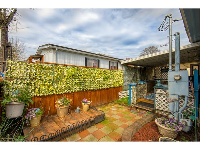 3500 Se Corcord 8, Milwaukie, OR 97267