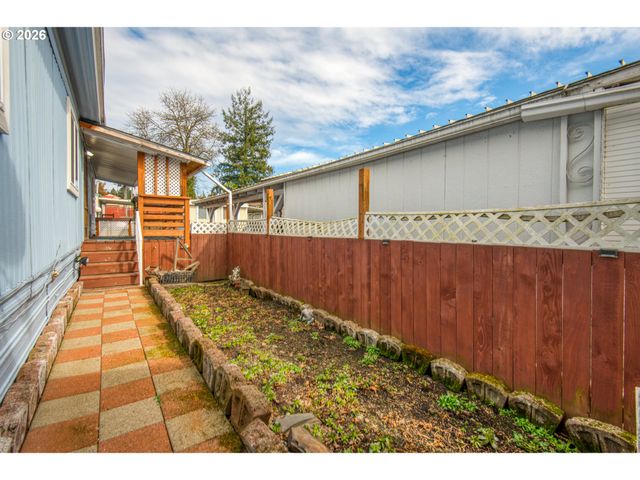 3500 Se Corcord 8, Milwaukie, OR 97267