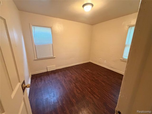 9529 Auburn Street, Detroit, MI 48228