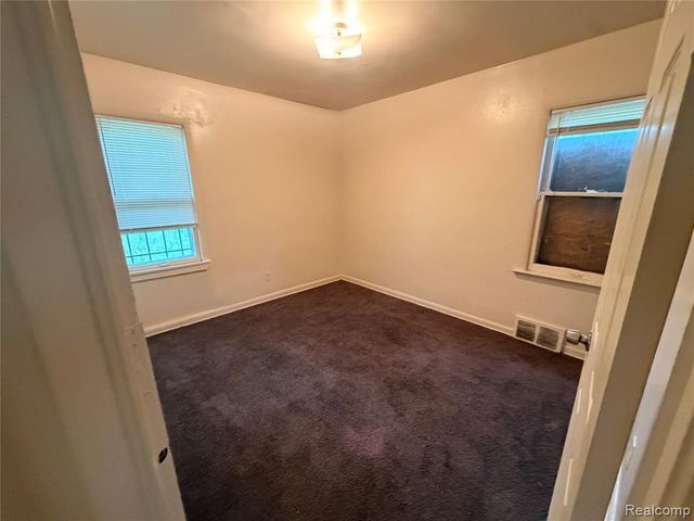 9529 Auburn Street, Detroit, MI 48228