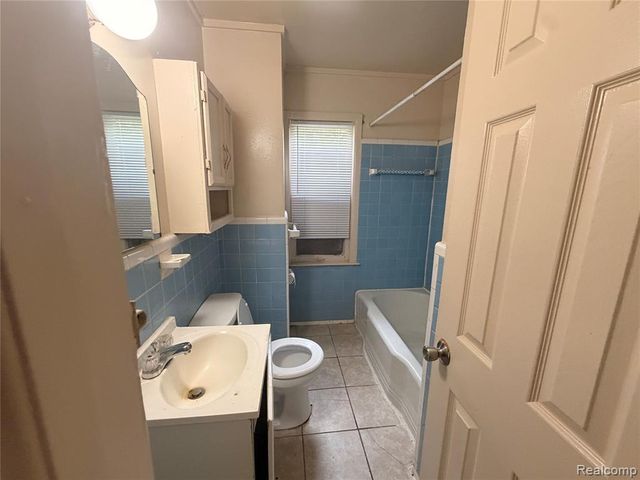 9529 Auburn Street, Detroit, MI 48228