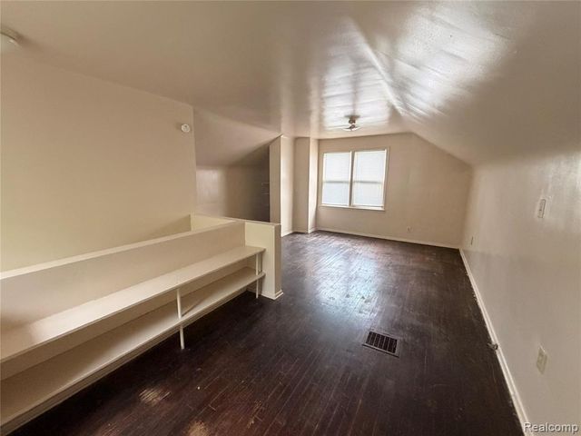 9529 Auburn Street, Detroit, MI 48228