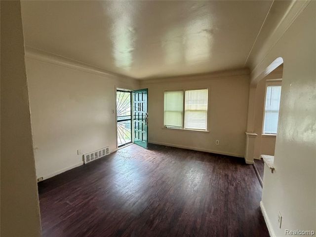 9529 Auburn Street, Detroit, MI 48228