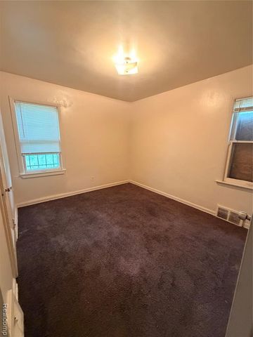 9529 Auburn Street, Detroit, MI 48228