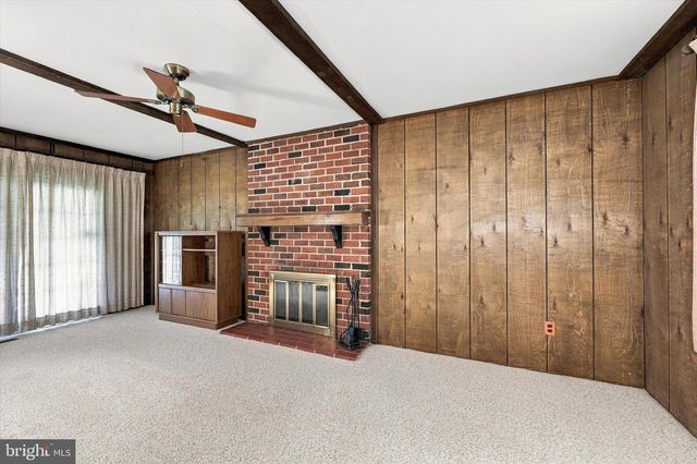 2212 LANCASHIRE DR, Wilmington, DE 19810