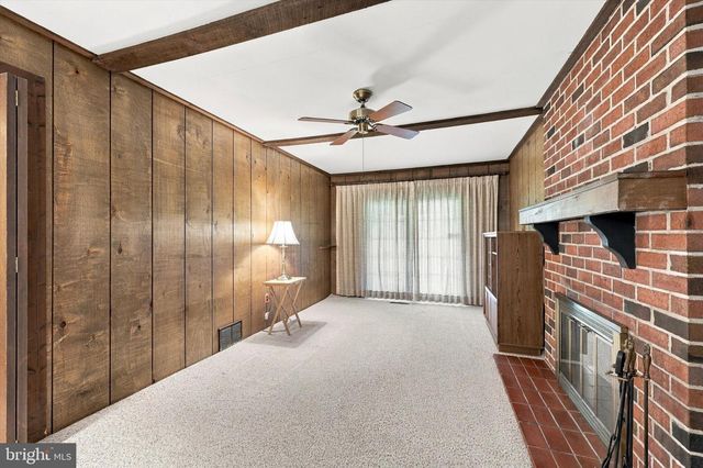 2212 LANCASHIRE DR, Wilmington, DE 19810