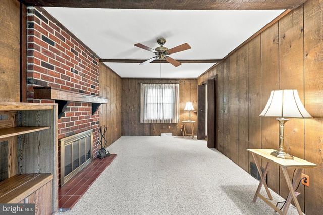 2212 LANCASHIRE DR, Wilmington, DE 19810