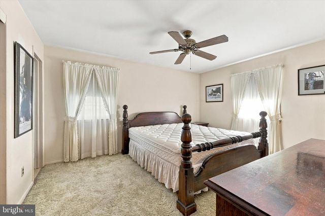 2212 LANCASHIRE DR, Wilmington, DE 19810