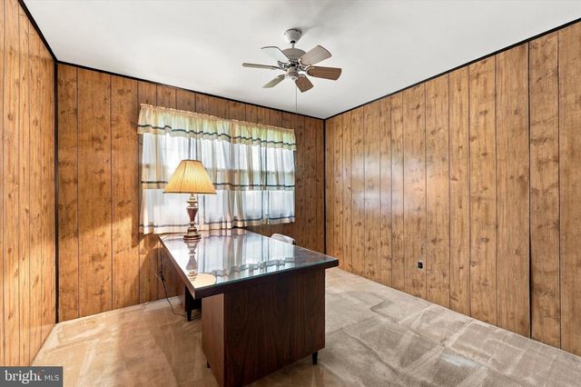 2212 LANCASHIRE DR, Wilmington, DE 19810