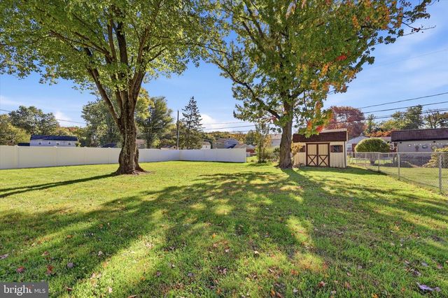 2212 LANCASHIRE DR, Wilmington, DE 19810