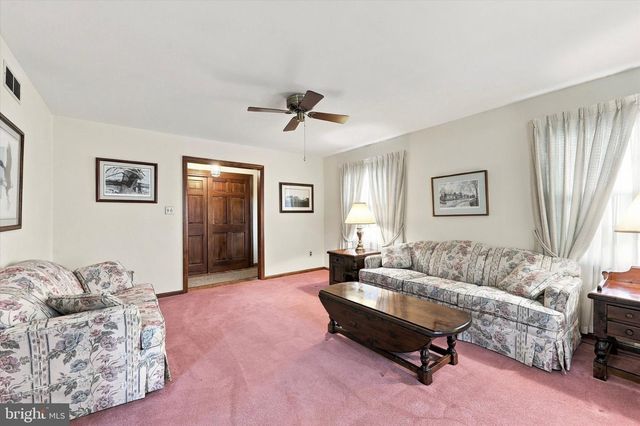 2212 LANCASHIRE DR, Wilmington, DE 19810